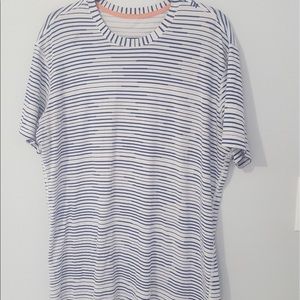 Men’s Lululemon tee
